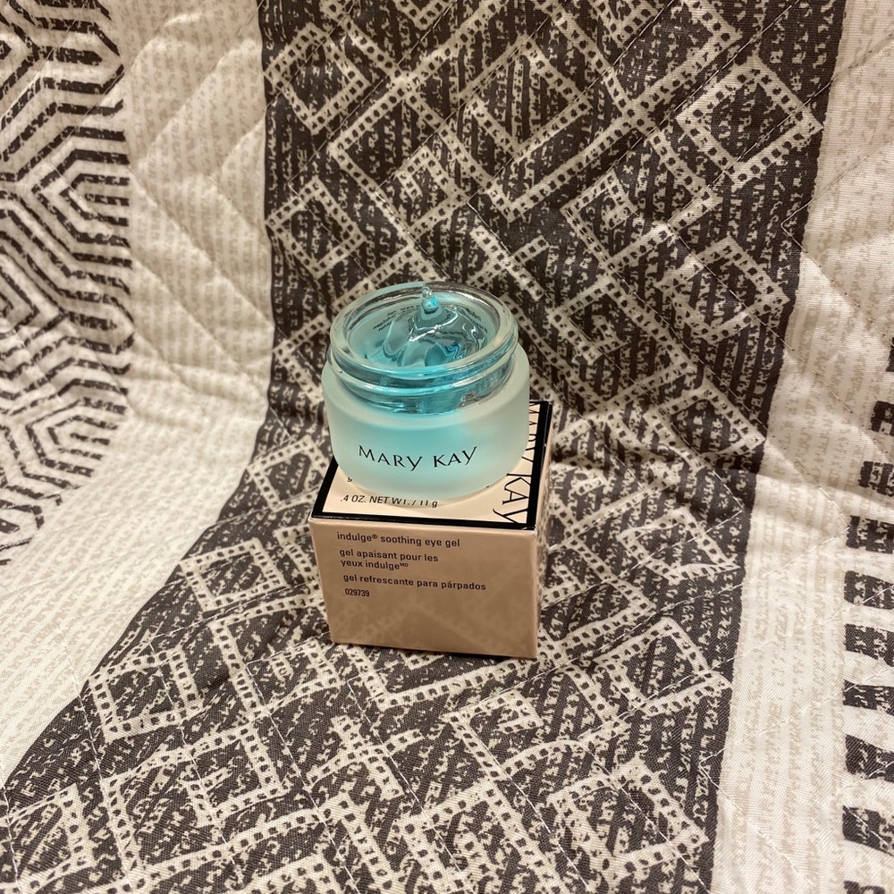 Indulge Soothing Eye Gel